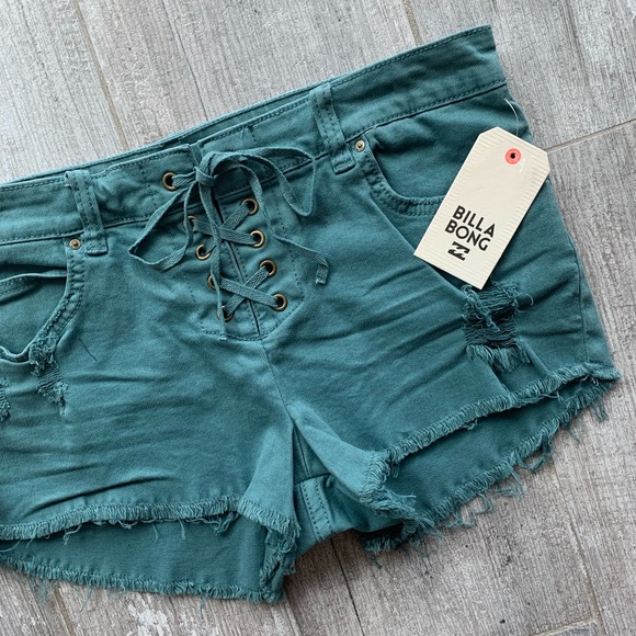 Billabong Pants - 🔥🔥BILLABONG - LITE HEARTED DENIM SHORT🔥🔥